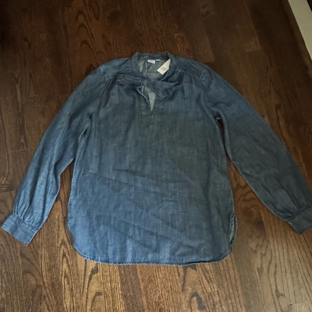 NWT GAP tunic top. V neck with choker tie. Small. Indigo blue.